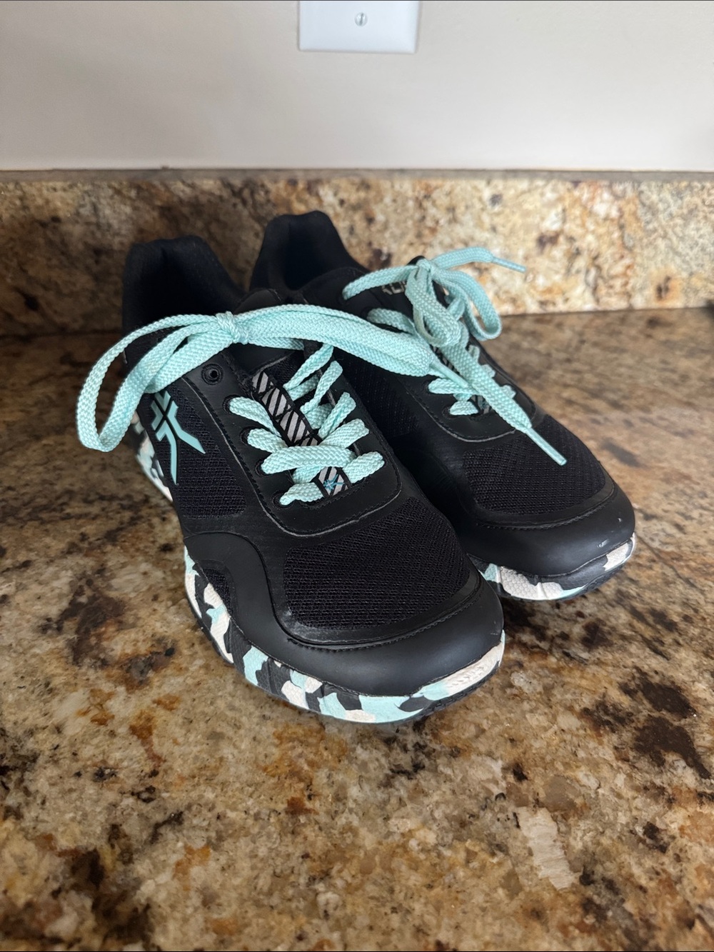 Kuru carrera size 7 women’s shoes
